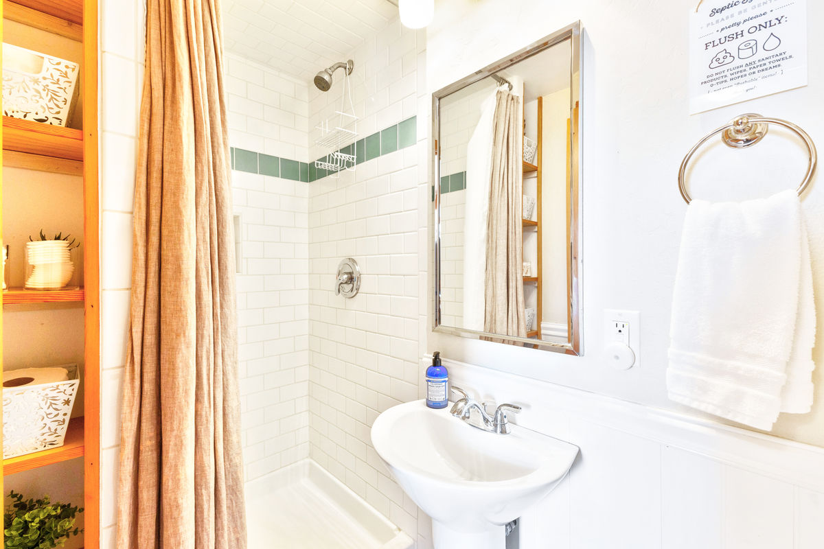 Sea Esta outdoor fire pit and BBQ area